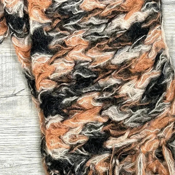 Vera Scarf - Picture 2 of 4